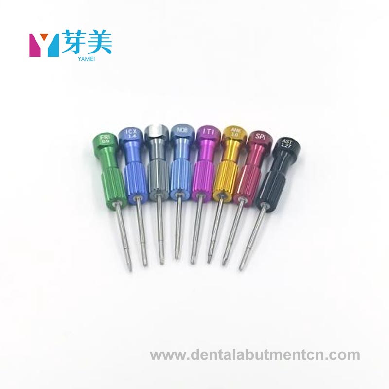 Co dělá zubní chirurgické nástroje zásadní pro přesnost a bezpečnost?